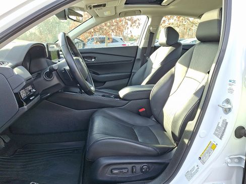 Used 2023 Honda Accord Touring image 14