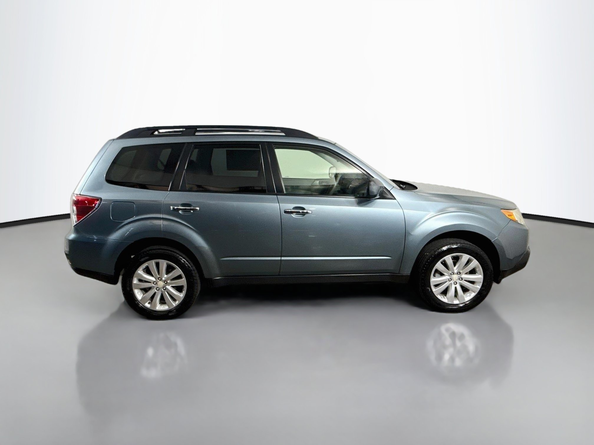 Used 2012 Subaru Forester 2.5X Limited AWD/4WD image 8
