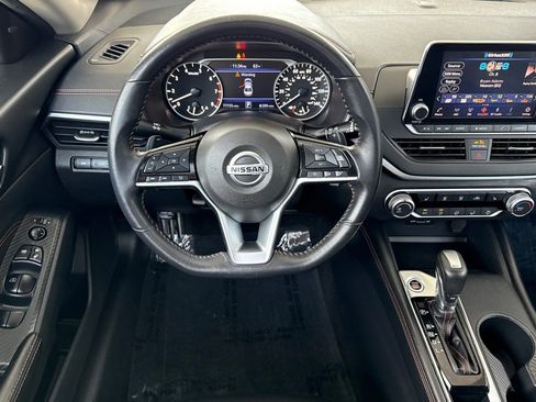 Used 2020 Nissan Altima 2.5 SR w/ Premium Package FWD image 15