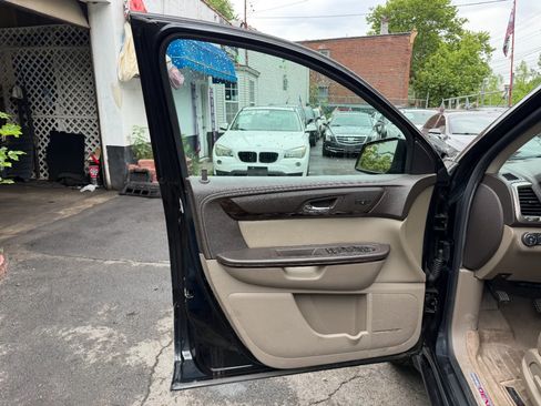 Used 2014 GMC Acadia Denali AWD/4WD image 25