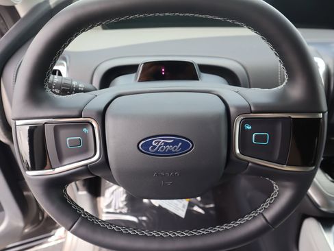 New 2026 Ford Expedition Platinum AWD/4WD image 3