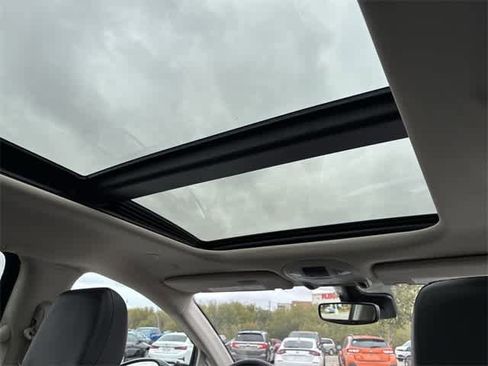 Used 2023 Chrysler Pacifica Limited image 23