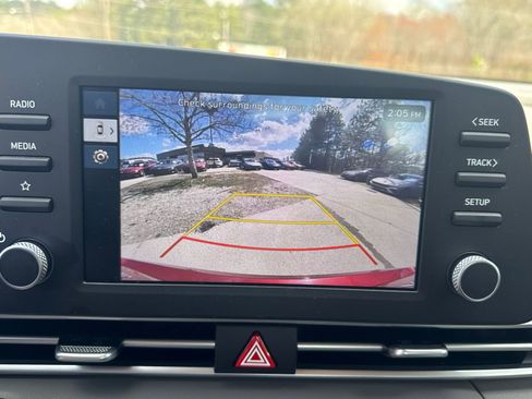 Certified 2025 Hyundai Elantra Sport image 29