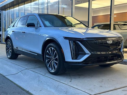 New 2026 Cadillac Lyriq Sport image 7