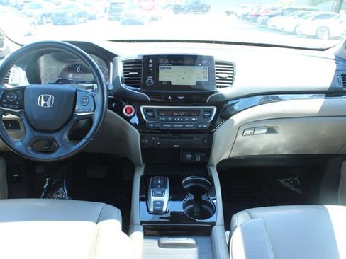 Used 2019 Honda Pilot Touring image 18