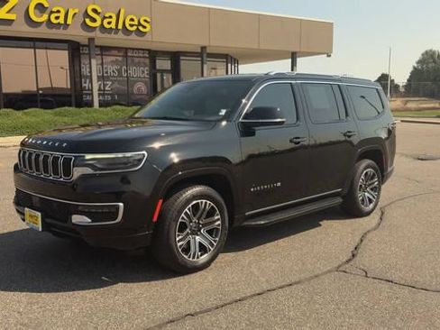 Used 2025 Jeep Wagoneer 4WD image 4