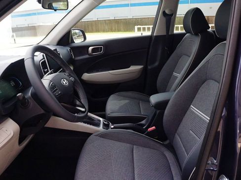 New 2026 Hyundai Venue SEL FWD image 18