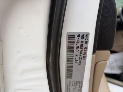 Used 2021 Jeep Grand Cherokee Limited image 27