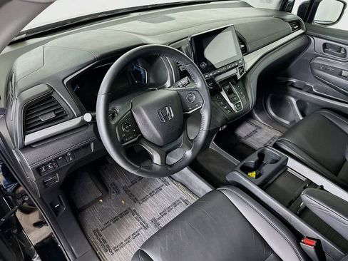 Used 2023 Honda Odyssey EX-L image 2