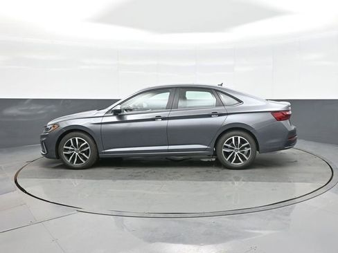 New 2026 Volkswagen Jetta SE FWD image 4