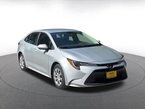 Used 2025 Toyota Corolla LE FWD image 3