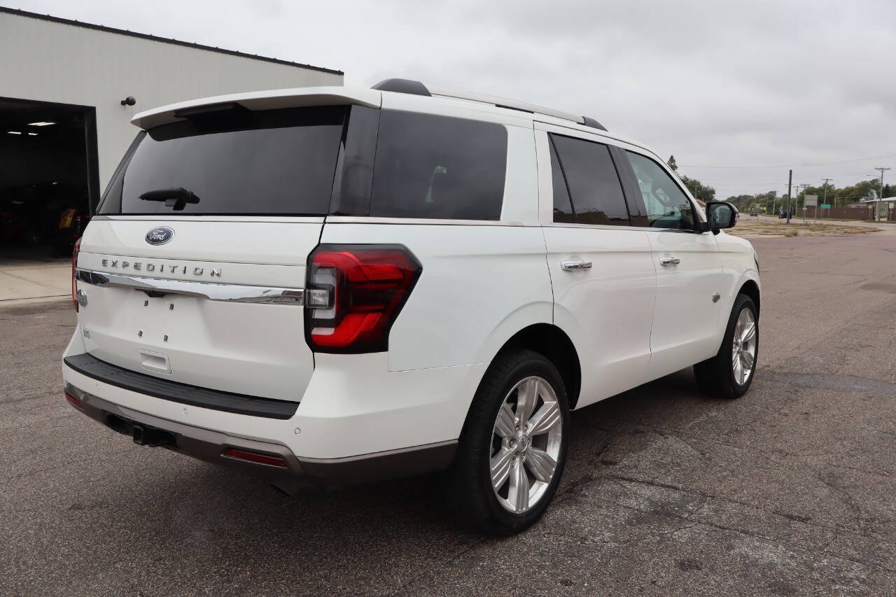 Used 2024 Ford Expedition King Ranch AWD/4WD image 3
