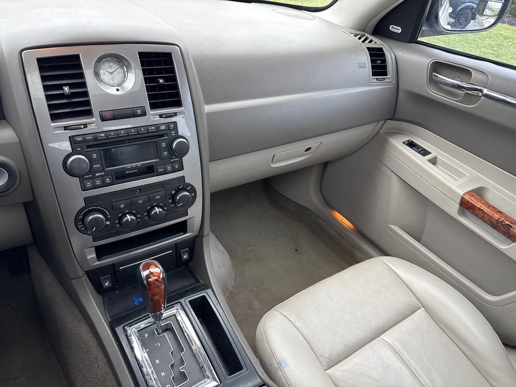 Used 2007 Chrysler 300 Touring L w/ Luxury Group AWD/4WD image 14