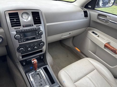 Used 2007 Chrysler 300 Touring L w/ Luxury Group image 14