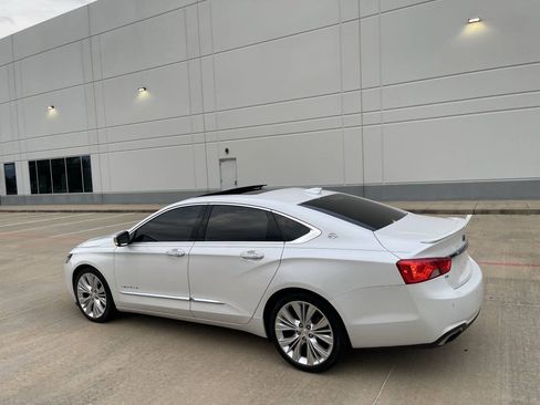 Used 2016 Chevrolet Impala LTZ w/ Enhanced Convenience Package FWD image 19