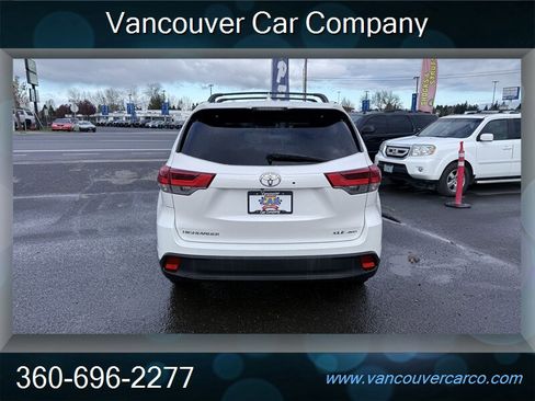 Used 2019 Toyota Highlander XLE image 6