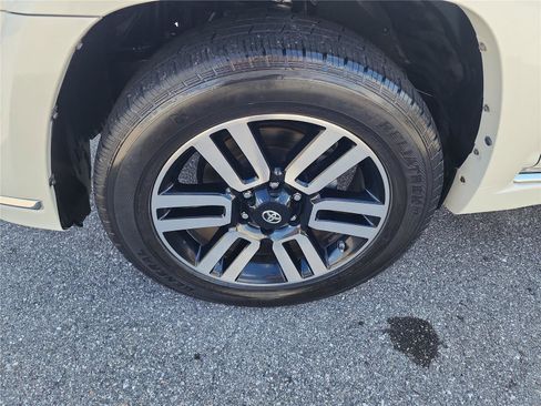 Used 2016 Toyota 4Runner Limited image 9