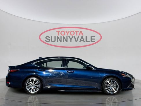 Used 2020 Lexus ES 300h w/ Premium Package image 9