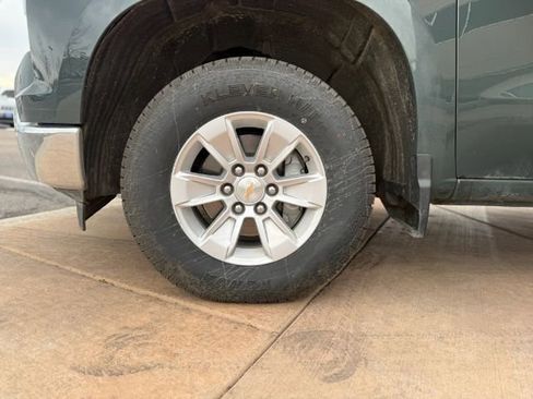 Used 2025 Chevrolet Silverado 1500 LT AWD/4WD image 11
