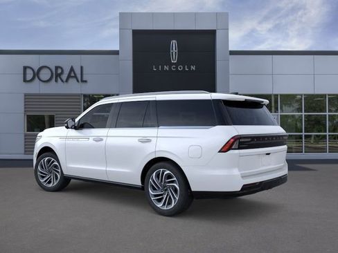 New 2026 Lincoln Navigator Reserve AWD/4WD image 4