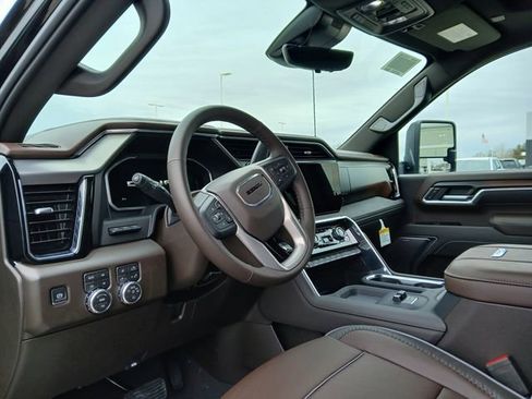 New 2026 GMC Sierra 2500 Denali w/ Denali Reserve Package image 9