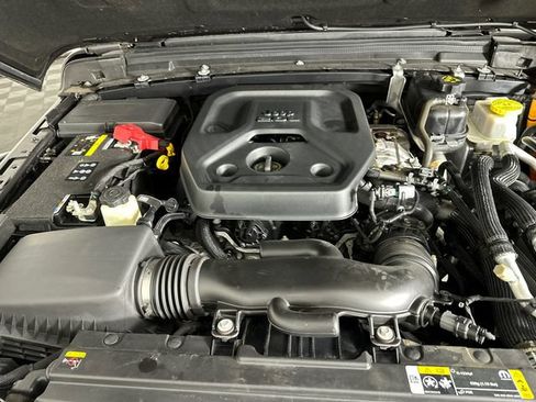 Used 2023 Jeep Wrangler Unlimited Rubicon 4xe AWD/4WD image 33