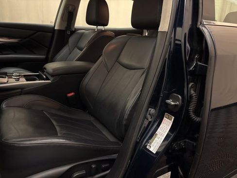 Used 2019 INFINITI Q70 L 3.7 w/ Sensory Package image 12