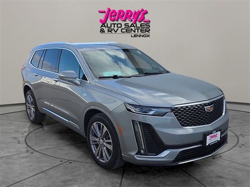 Used 2025 Cadillac XT6 Premium Luxury image 7