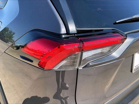 Used 2022 Toyota RAV4 LE FWD image 25
