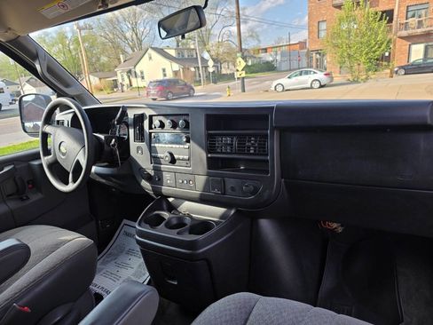 Used 2017 Chevrolet Express 3500 LT w/ LT Preferred Equipment Group image 12