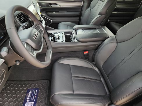 New 2026 Jeep Grand Wagoneer 4WD image 10