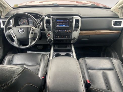 Used 2016 Nissan Titan SL image 10