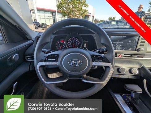 Used 2021 Hyundai Elantra SE w/ Cargo Package image 13