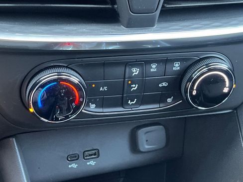 Used 2024 Buick Encore GX Preferred w/ Comfort Package image 17