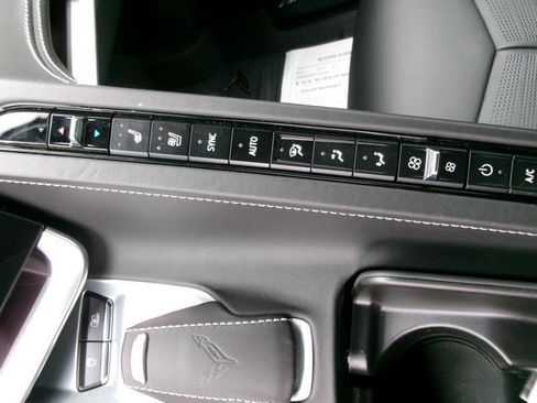 Used 2023 Chevrolet Corvette Stingray Premium Cpe w/ Z51 Performance Package RWD image 18