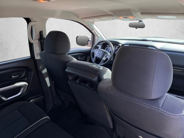 Used 2018 Nissan Titan SV AWD/4WD image 24