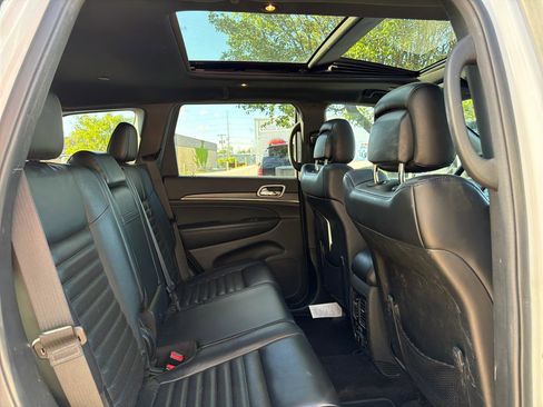 Used 2018 Jeep Grand Cherokee Limited AWD/4WD image 4