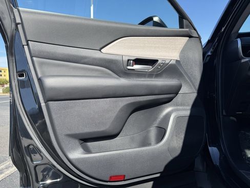 Used 2024 Toyota Grand Highlander Platinum image 14