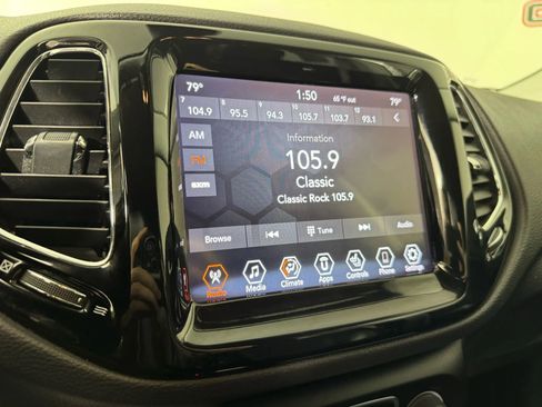 Used 2019 Jeep Compass Limited image 19