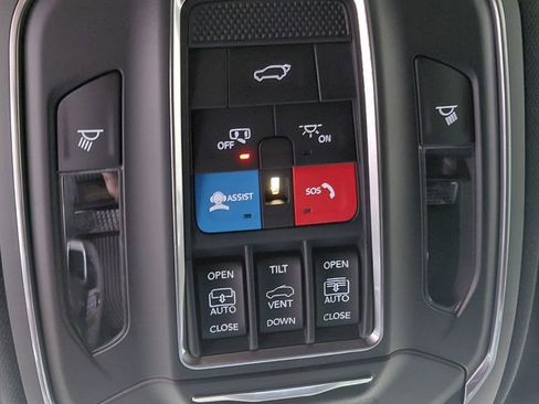 New 2026 Jeep Cherokee Overland w/ Trailer Tow Group AWD/4WD image 20