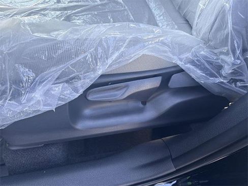 Used 2026 Toyota Corolla Cross L image 13