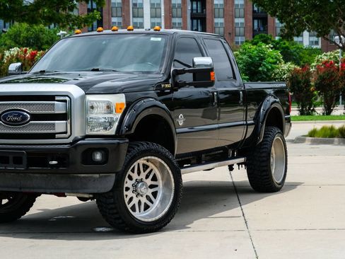 Used 2014 Ford F350 Platinum w/ FX4 Off-Road Package AWD/4WD image 9