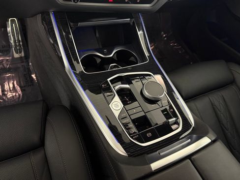 Used 2023 BMW X7 xDrive40i w/ M Sport Package AWD/4WD image 25
