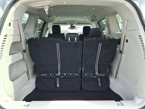 Used 2024 Chrysler Pacifica Touring-L image 31