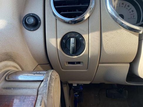 Used 2006 Ford Explorer Eddie Bauer image 35