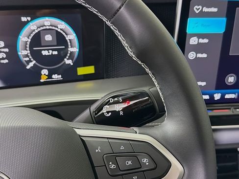 New 2026 Volkswagen Tiguan SE image 18