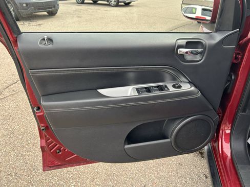 Used 2015 Jeep Compass High Altitude FWD image 13
