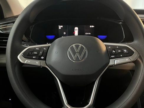 Certified 2022 Volkswagen Taos S image 21