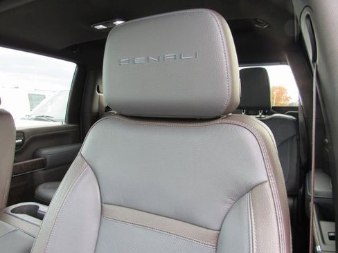 Certified 2022 GMC Sierra 2500 Denali w/ Denali Ultimate Package image 12