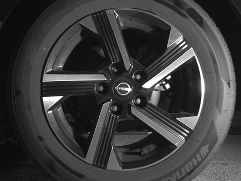 Used 2025 Nissan Sentra SV image 14